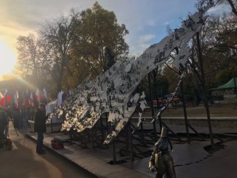 &laquo;Время России&raquo; в металле: как народный арт-фестиваль объединил страну на кованой карте